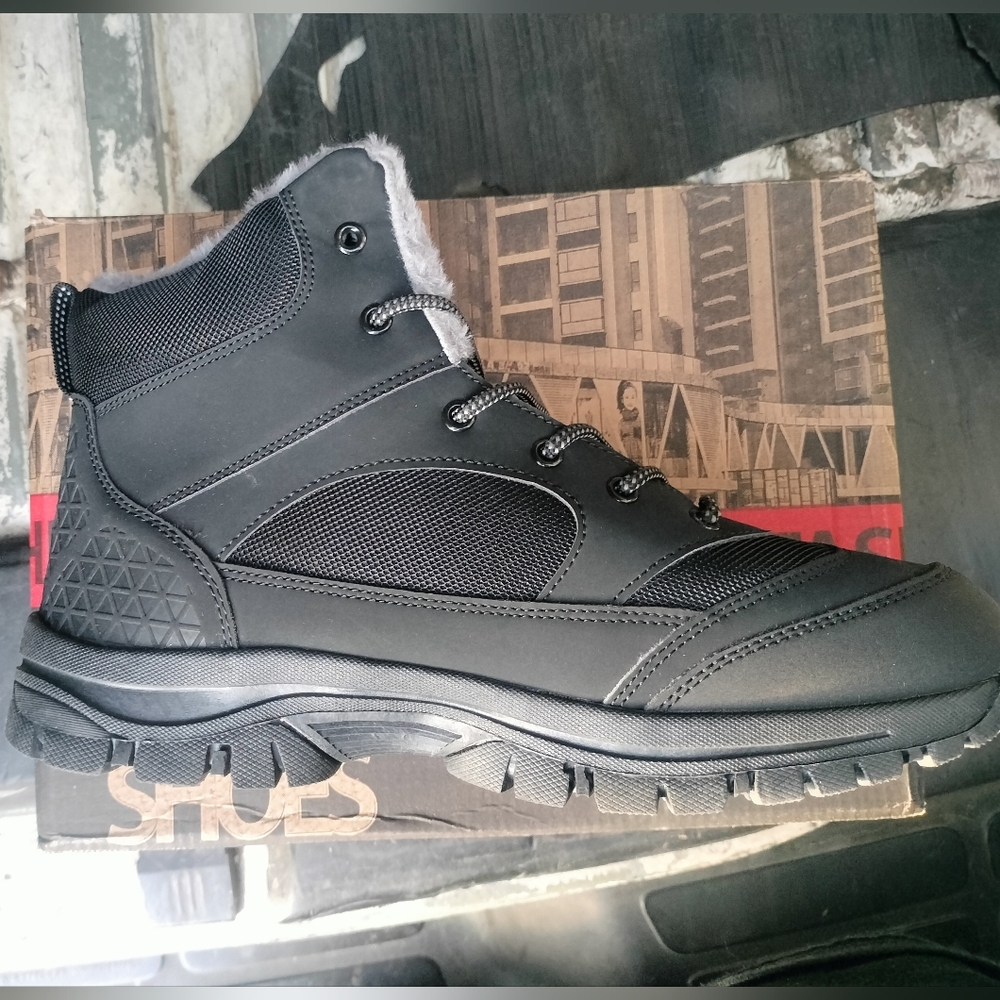 Black Men's Winter Hiking Boots With Fur Lining